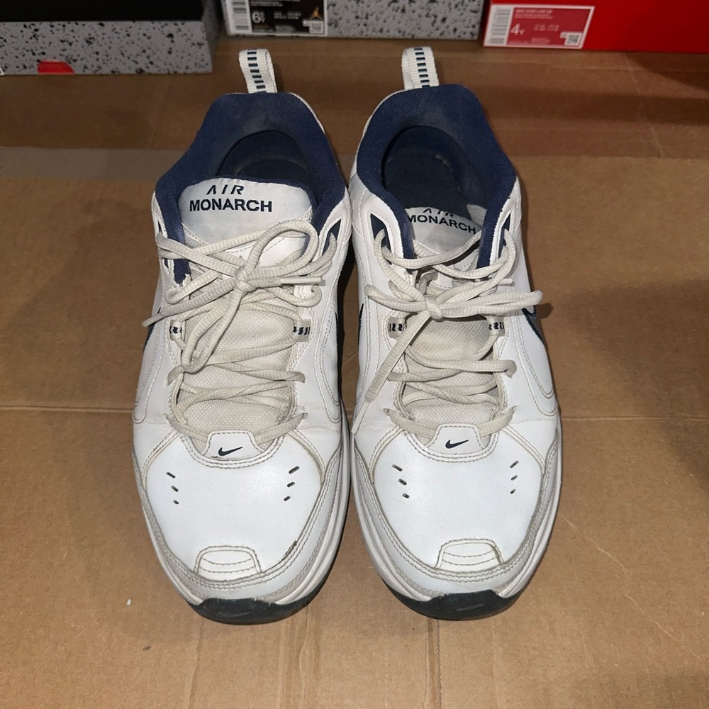 Nike Air Monarch IV White/Metallic Silver